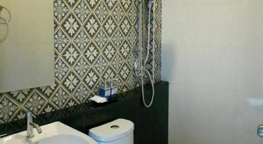 Hotel The 2*